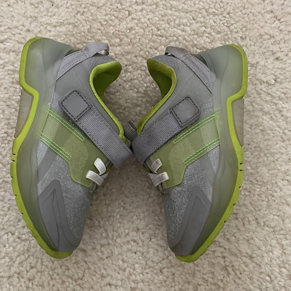 Cat & Jack light up sneakers size 8 toddler - Picture 2 of 4